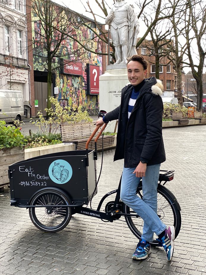 Aldwin Camus met zijn bakfiets van Eat My Oester (archieffoto uit januari).