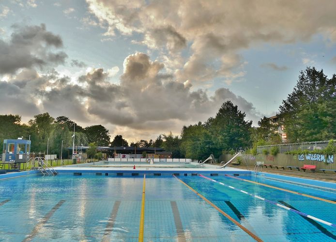 Zwembad De Waterman aan de Dorpskade in Wateringen.