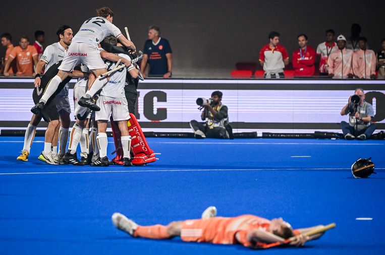Belgische speelsters vieren hun overwinning op Oranje tijdens het WK hockey. Beeld BELGA