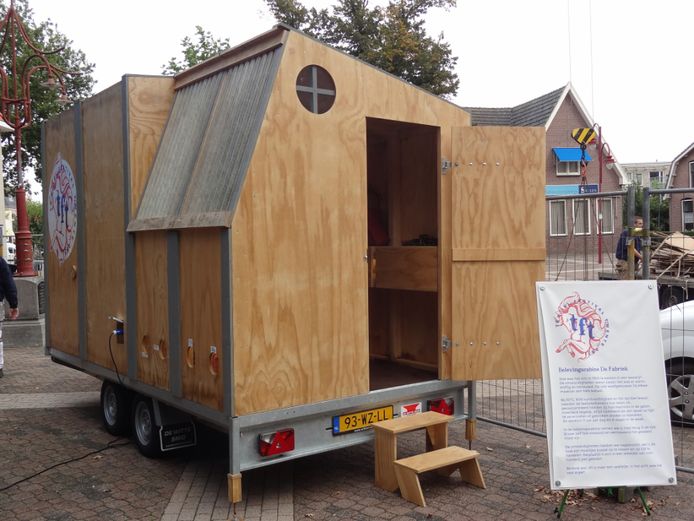 De belevingscabine is deze week nog te betreden op het terrein van het Historisch Museum in Vriezenveen.