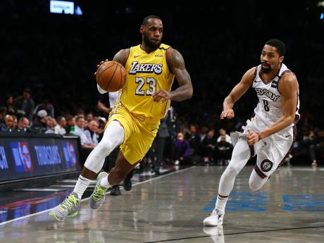 LeBron James leidt Lakers langs Brooklyn Nets