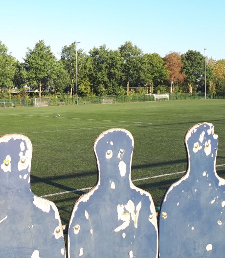 Weer rubber op voetbalvelden in Heeswijk en Dinther