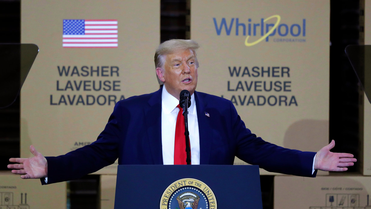 Trump werpt zich op als beschermheer van de Amerikaanse economie. Beeld AP