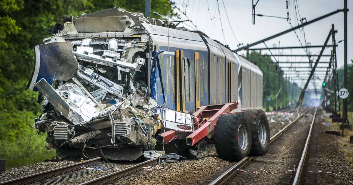 137 onbewaakte overgangen versneld aangepakt na ongeluk, voorkant NS-treinen zichtbaarder geverfd.