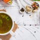Waarom je vaker een kopje bottenbouillon zou moeten drinken