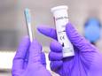 Les différents ministres réunis au sein de la CIM Santé Publique ont décidé, sur la base de l’avis scientifique du Risk Assessment Group (RAG), qu’un test PCR ou RAT sera seulement recommandé pour des patients symptomatiques et selon plusieurs facteurs (l’état de santé du patient, l’âge, le degré d’immunodépression ou de déficience...).