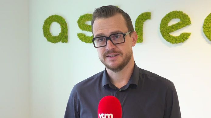 Nick Nuyens voor de micro van VTM.