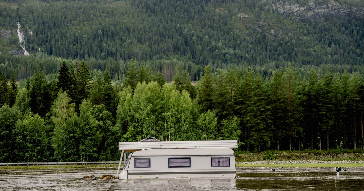 Norsk campingplass evakuert på grunn av flom etter kraftig regn |  Værnyheter