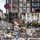 Extra handhaving moet ervoor zorgen dat snackbars in de Damstraat straks écht zelf hun troep opruimen
