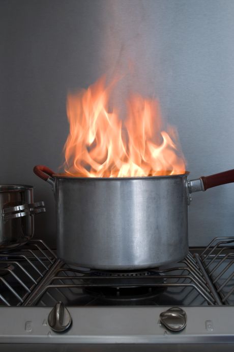 Êtes-vous couvert par votre assurance si vous laissez une casserole sur le feu et causez vous-même des dégâts dus à un incendie ?