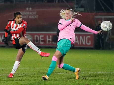 Van bijveld in Maasdam naar Johan Cruijff Stadion in Barcelona: ster Esmee (17) ook bij PSV rijzende