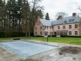De Kempense villa van Athina Onassis staat te koop (en kost 'maar' 1,75 miljoen)