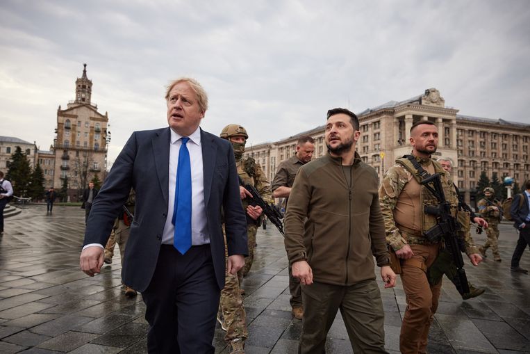 De Britse premier Boris Johnson bezocht Kiev in april, hij liep samen met president Zelenski van Oekraïne door het centrum van de hoofdstad. Beeld Brunopress