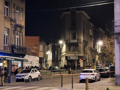 Politie en parket houden klopjacht op gewapende verdachten in Europese Wijk: speciale eenheden vallen gebouw binnen