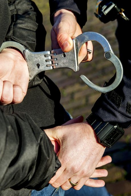Nederlandse agenten mogen verdachten vanaf zondag ook in België en Luxemburg aanhouden