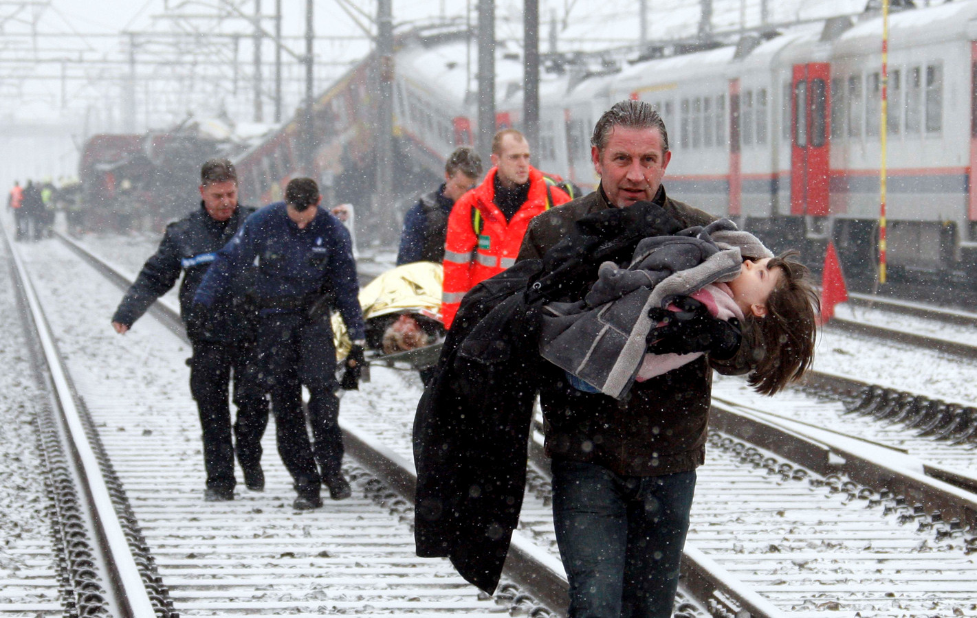 6 сентября 2010 года. Жертвы железнодорожных катастроф. 2010 Год. Фотографии 2010 года. 2010 Год люди.