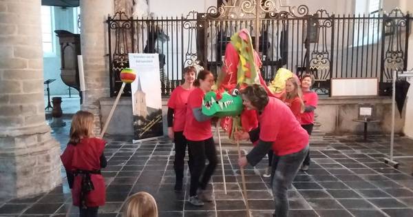 Taiwanese Grace (16) zet Dreischor op z'n kop (video) - PZC