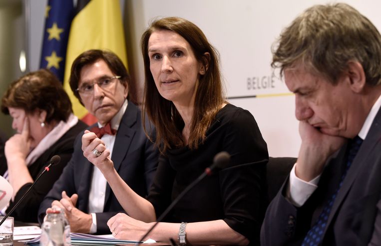 10 maart. Premier Sophie Wilmès roept voor het eerst de Nationale Veiligheidsraad samen.
 Beeld Photo News