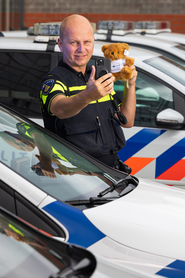 @Politie_Frans heeft 180.000 volgers op TikTok: ‘We moeten op straat ...
