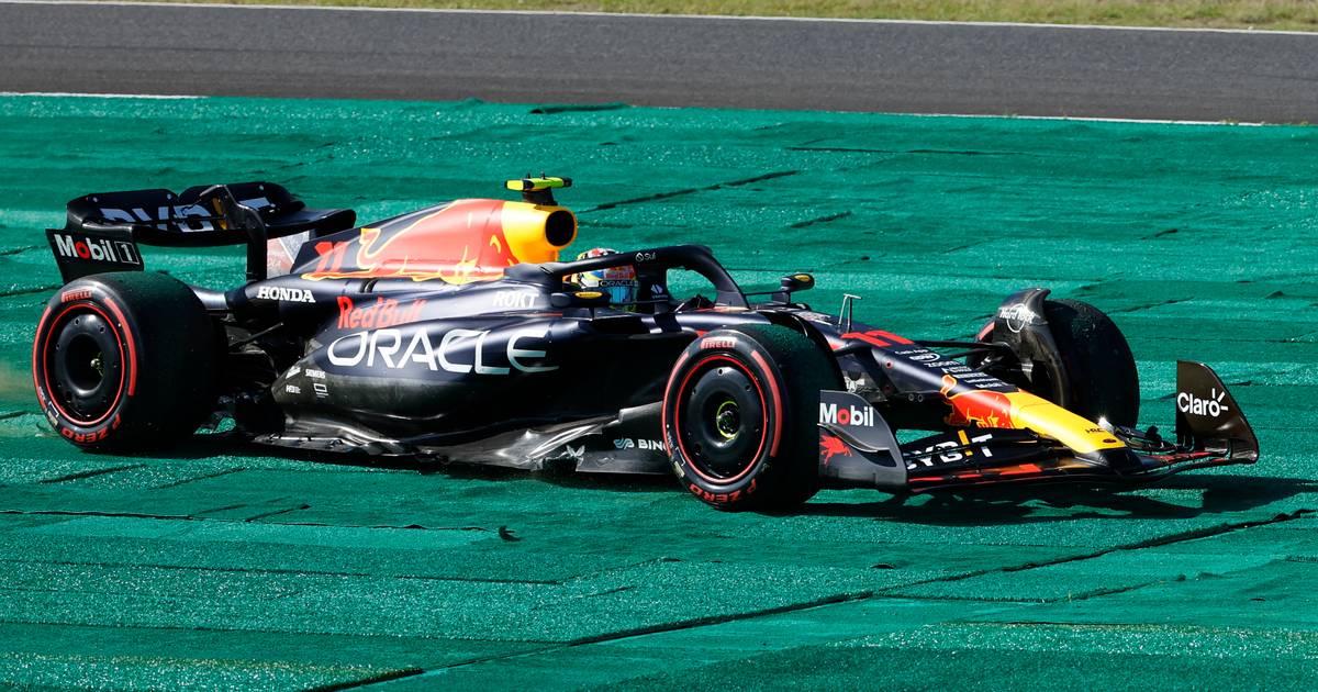 Klungelige Sergio Pérez staakt na twee botsingen voortijdig de strijd in Japan.