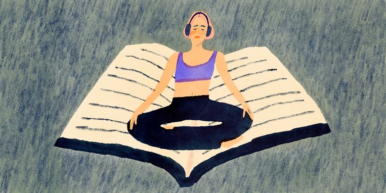 Elke werkdag mediteert Floor Pieters na het opstaan. Daarna doet ze aan yoga en schrijft ze haar persoonlijke en werkgerelateerde doelen op voor de dag. Beeld Anna Boulogne
