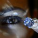 Man doet blauwe diamant (45 miljoen euro) cadeau aan dochtertje