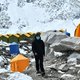 China gaat grens markeren op top Mount Everest vanwege corona