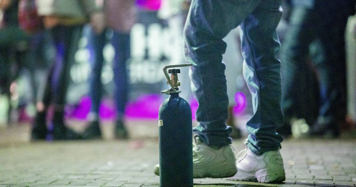 Vriendengroep in Lelystad valt uiteen vanwege ongeval door lachgas: ‘Ik schiet je door de knieën’.