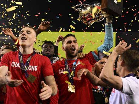 Le RWDM retrouve l’élite du football belge, le stade Machtens en ébullition
