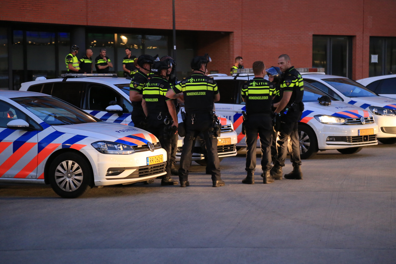 Grote politiemacht op de been in Helmond