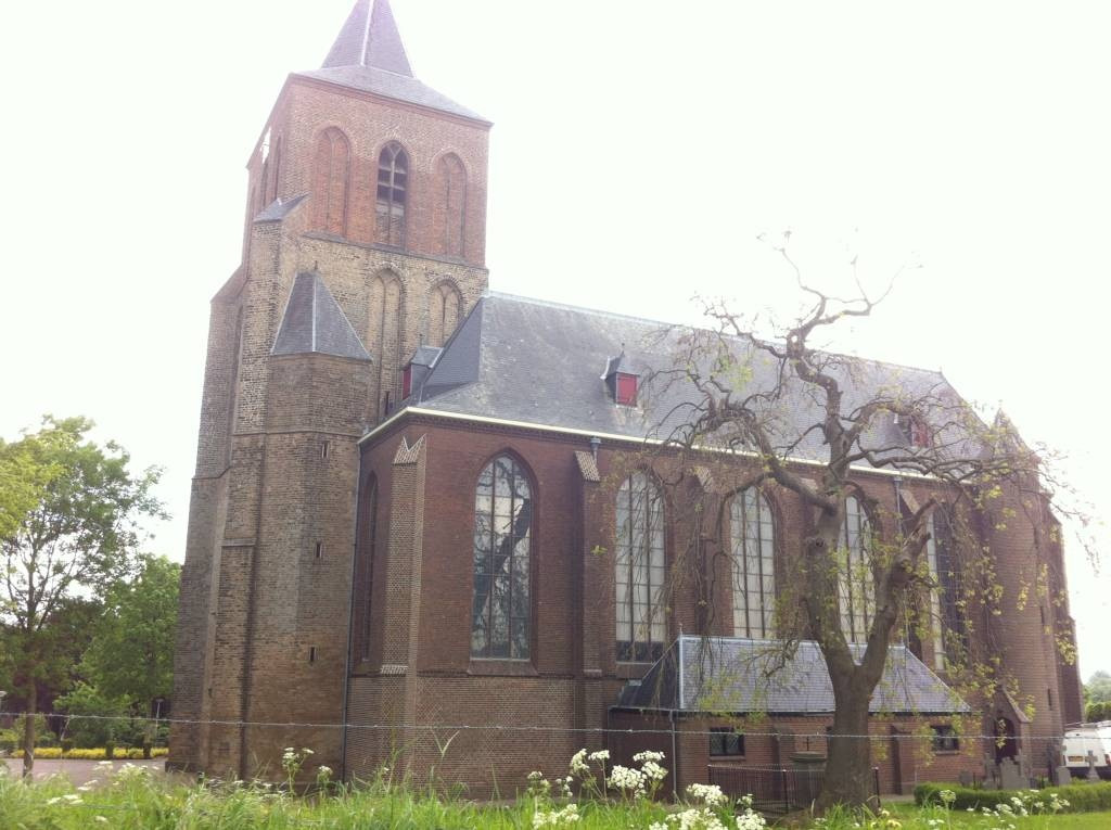 Optreden 3FMdj Domien Verschuuren uit Tilburg niet in kerk Oud