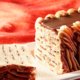 Nu al favoriet voor de kerstdagen: een ijstaart gemaakt van speculoos