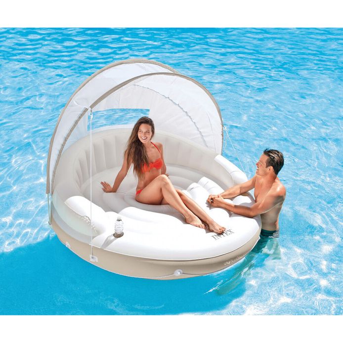 Canopy loungebed. 99 euro.