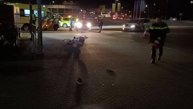 Man die op elektrische fiets werd aangereden bij woonboulevard overlijdt in ziekenhuis