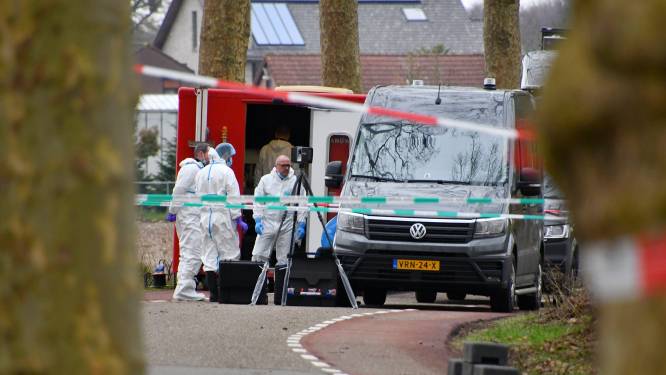 ‘Wie heeft mijn mama vermoord?’ Zoon Kevin (38) zit vol vragen na vondst Marleen (64) in Zeeuws dorpje