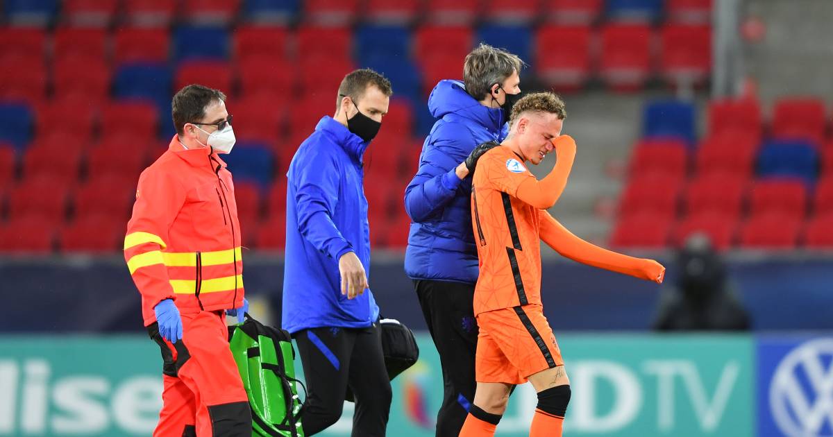 Noa Lang verlaat EK in Hongarije in tranen: 'We willen ...