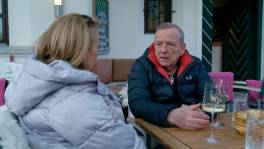 Dirk is tegen vrijgezel Nicole openhartig over het verlies van zijn ...