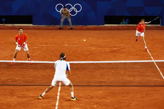 Wesley Koolhof en Demi Schuurs tijdens hun wedstrijd op de Olympische Spelen. 