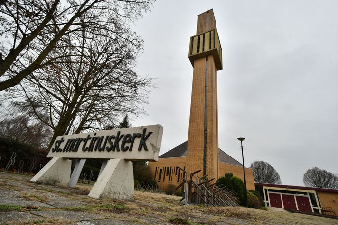 De gemeente Losser staat positief tegenover een plan van Ontwikkelaar Ska-Pa uit Almelo om 35 appartementen te realiseren op het terrein van de voormalige Martinuskerk. Alleen de herkenbare toren blijft staan, de overige bebouwing wordt gesloopt.