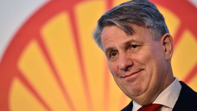 Een boorplatform van Shell in de Beaufortzee, ten noorden van Alaska. Zodra het kan, gaat de oliemaatschappij in het gebied op zoek naar olie. Dat werd eerder verboden door de rechter. Beeld AFP