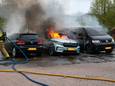 Voertuigbrand treft drie auto's in Bergambacht.