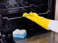 Zo maak je je oven weer blinkend schoon