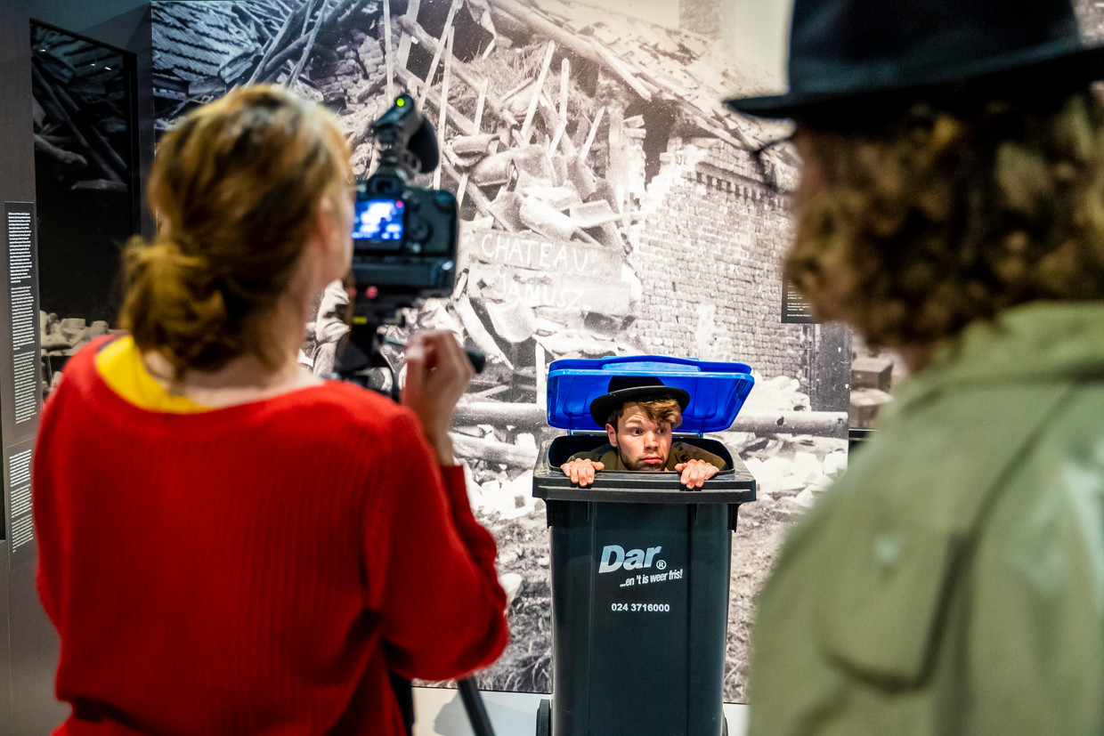 Doordat bibliotheken op dit moment gesloten zijn, is Bibliotheek Gelderland-Zuid op zoek gegaan naar een manier om jongeren toch te blijven stimuleren te lezen.  Beeld Hollandse Hoogte / Marcel Krijgsman