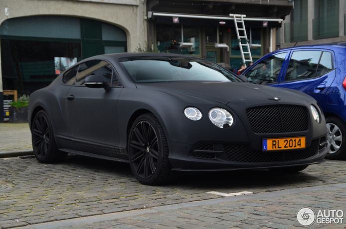 Romelu Lukaku’s matte Black Bentley