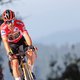 Omdat Roglic zo relaxt is, fietsen zijn ploegmaten zich het snot voor de ogen voor hem