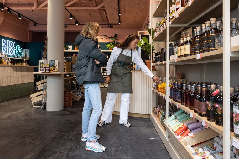 NIX & NIX opent de eerste alcoholvrije slijterij van de stad - Parool.nl