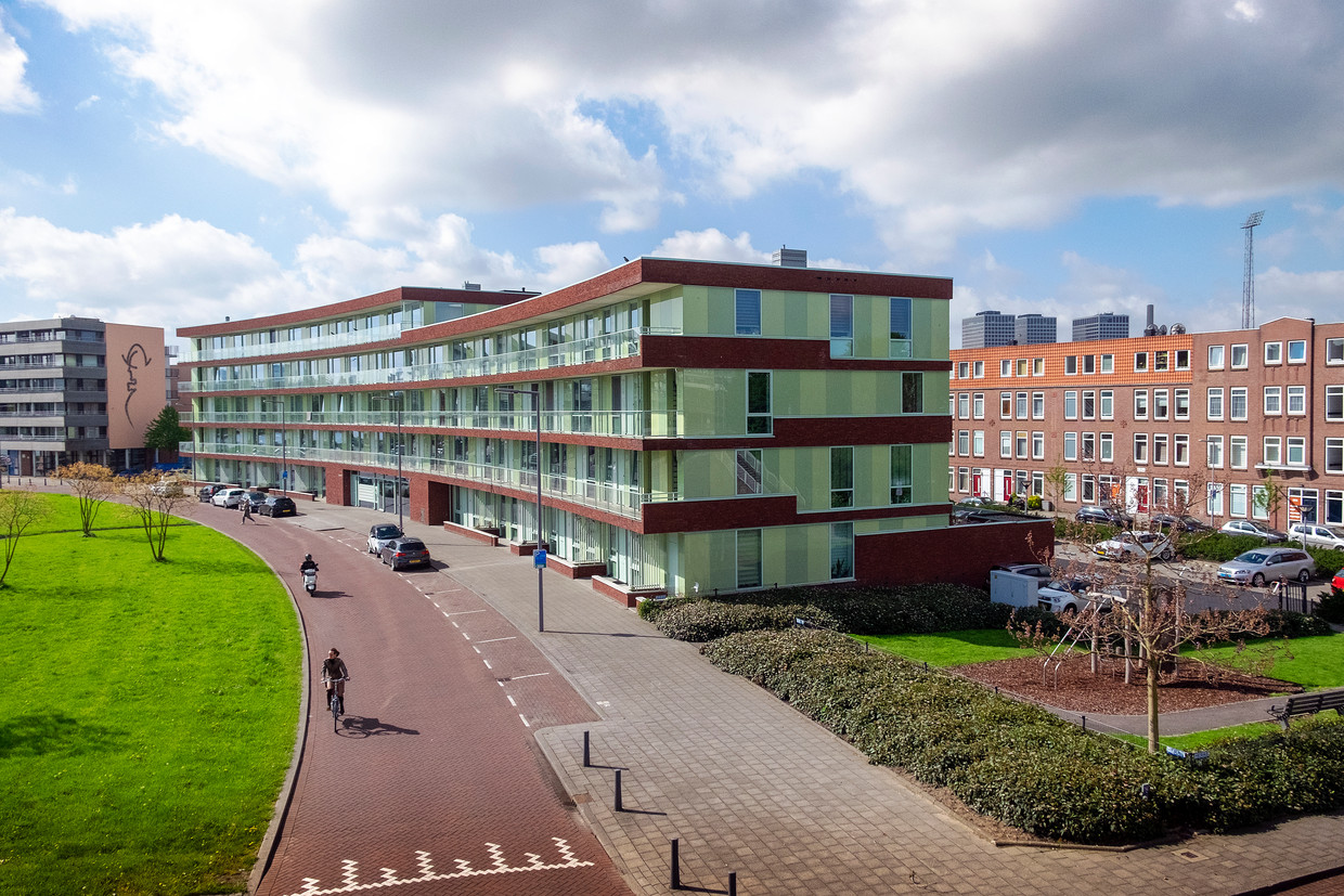 Nieuw gebouwde sociale huurwoningen in de Rotterdamse wijk Spangen. Corporaties willen 250.000 van zulke woningen bouwen. Daar hebben ze geld én grond voor nodig. Beeld Hollandse Hoogte / Hans van Rhoon