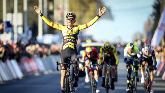 Tiesj Benoot remporte Kuurne-Bruxelles-Kuurne, le doublé pour Jumbo-Visma 