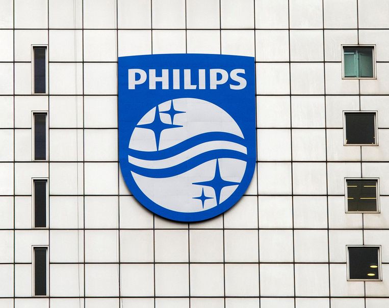 Het Philips-logo op het hoofdkantoor in Amsterdam. Beeld reuters