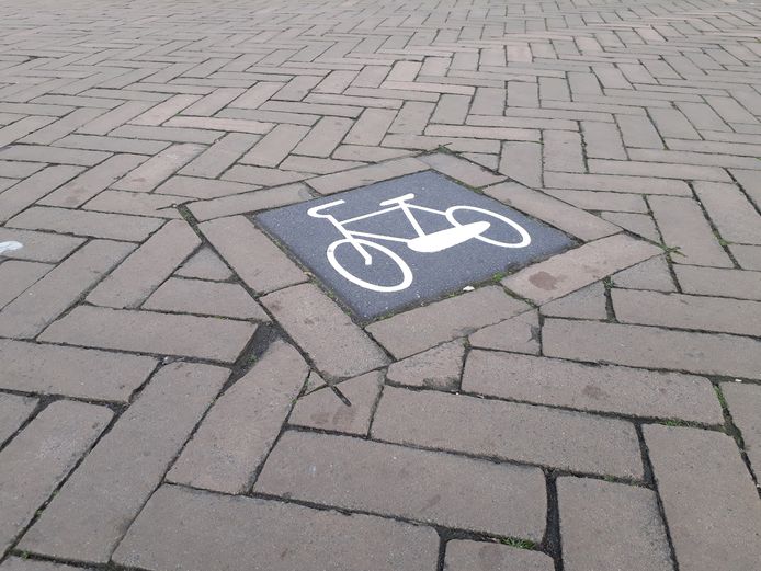 Fietsers op de Bakelsedijk in Helmond worden omgeleid